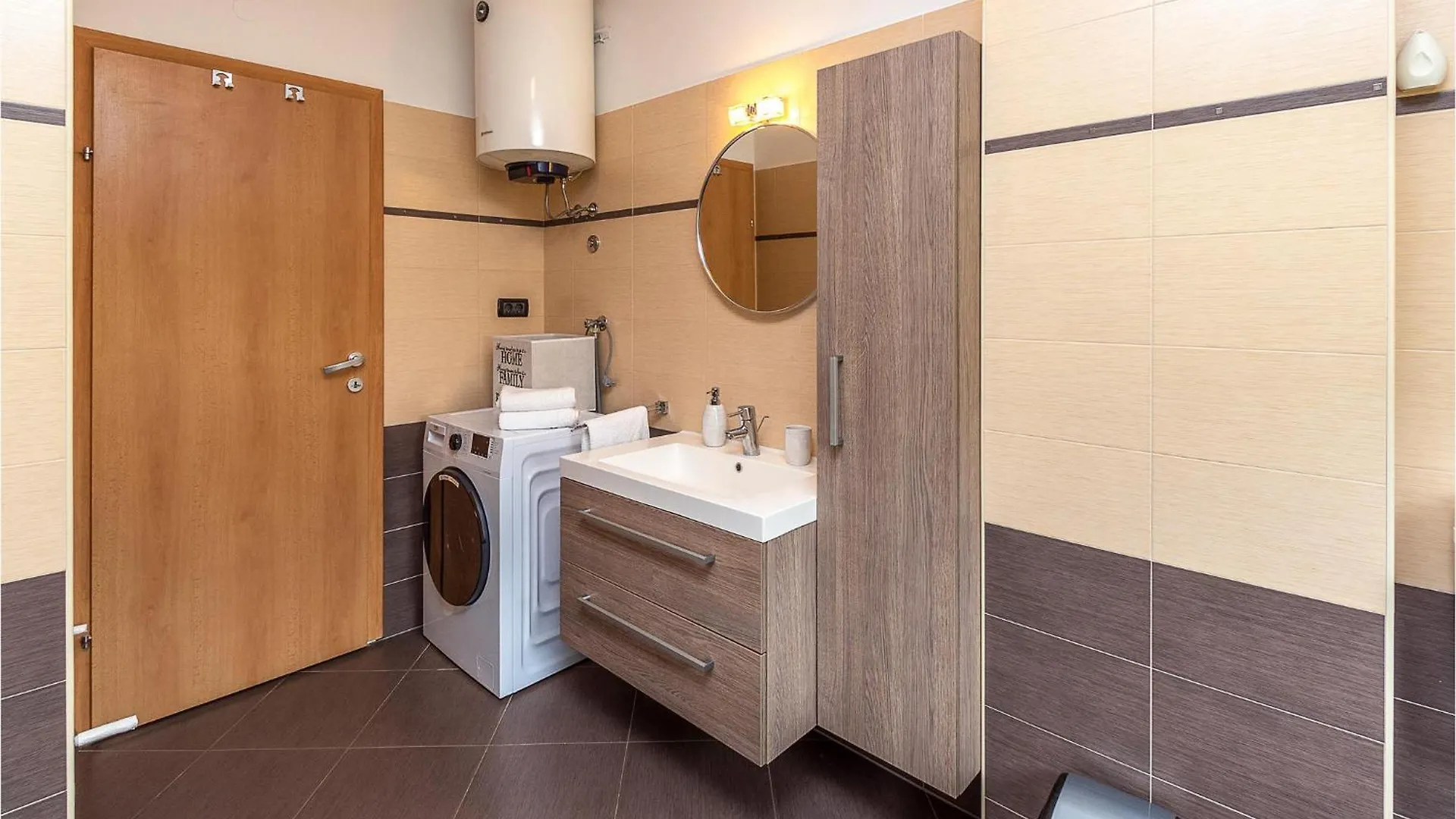 3 Bedroom Gorgeous Apartment In Režanci